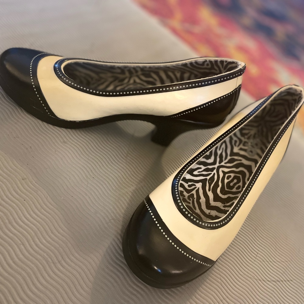 Dab shoes | Dav rain pumps | Size 7 | Color white/black